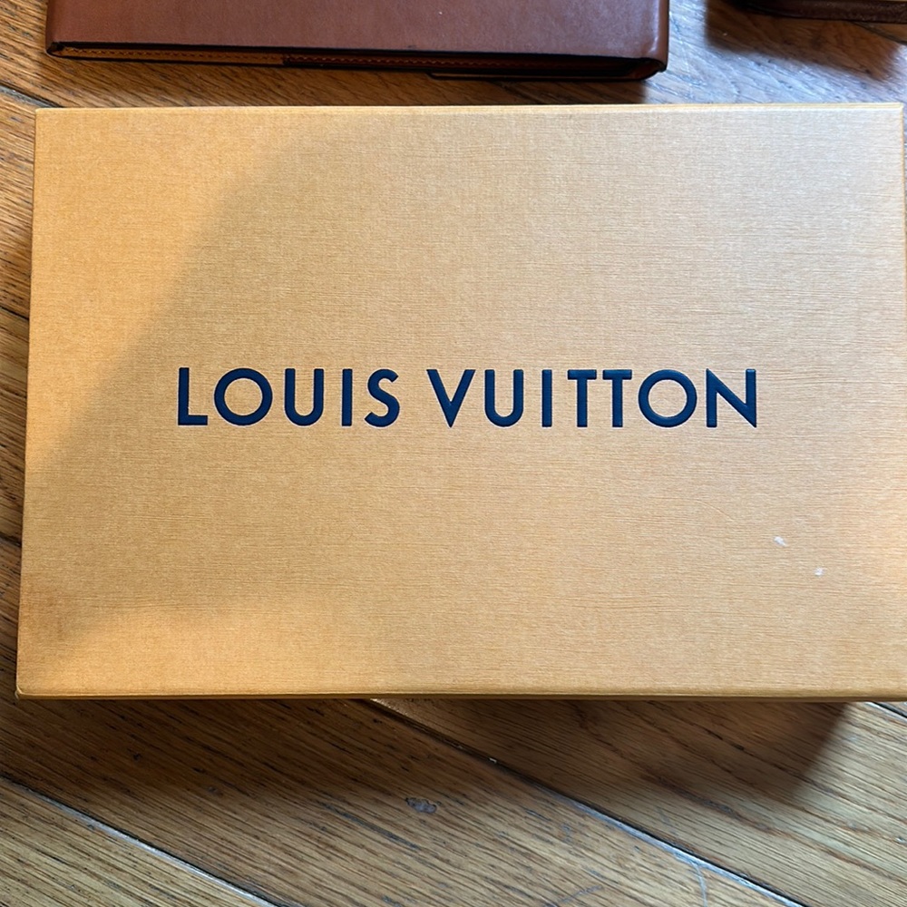 Louis Vuitton box